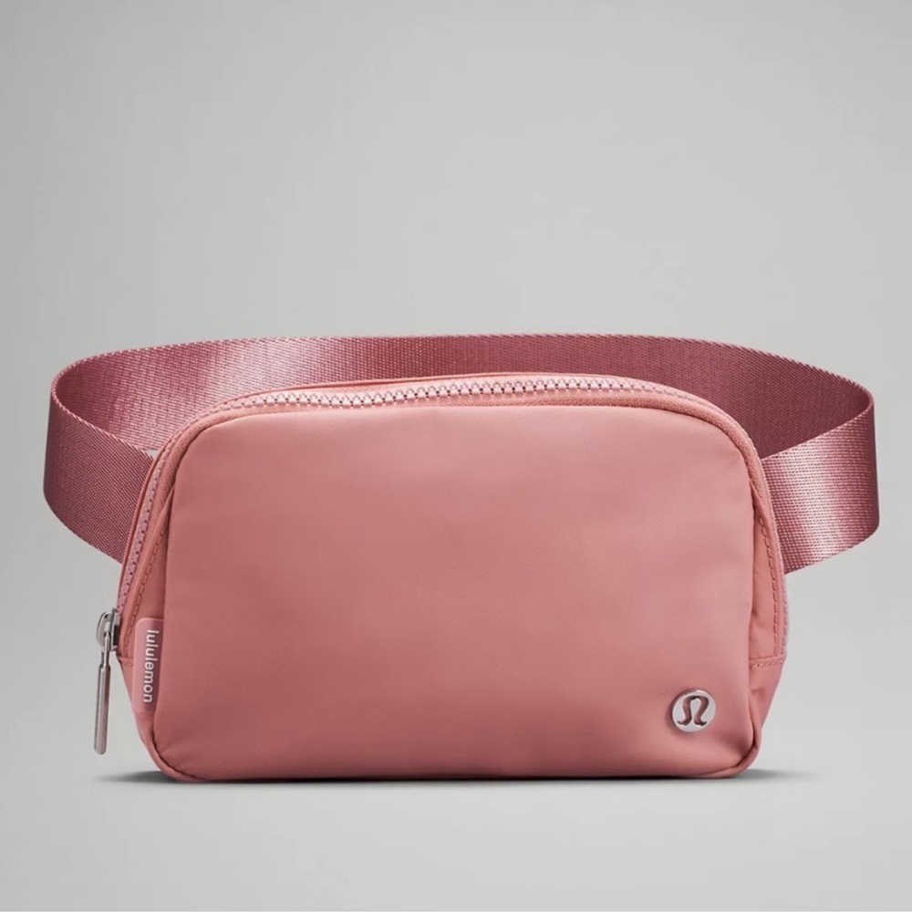 Lululemon Everywhere Belt Bag in Pastel Pink